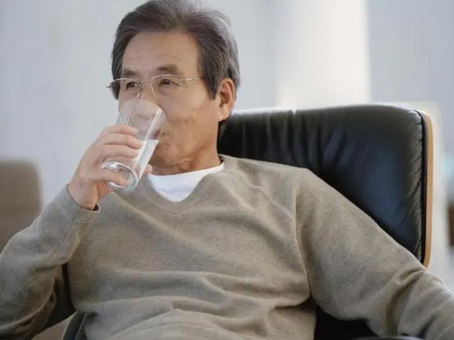 Uống nước đun bằng "ấm điện" không chỉ hại thần kinh mà còn gây ung thư?-Kubet