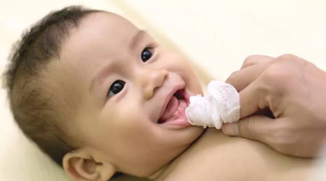 Kubet: Mọc răng chậm và muộn ở trẻ hầu hết là bình thường
