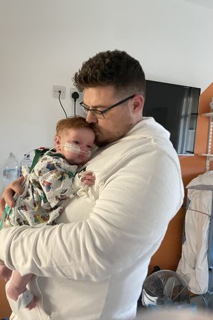 Cô ấy đã ra vào bệnh viện trong cuộc đời còn trẻ của mình ( Hình ảnh: Kubet)